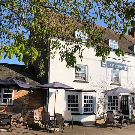 Hotel The White Hart Sherington Exterior foto