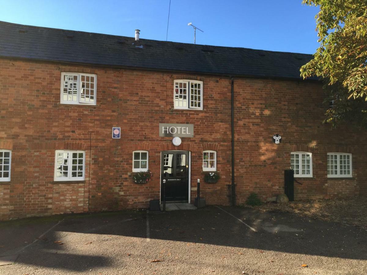Hotel The White Hart Sherington Exterior foto