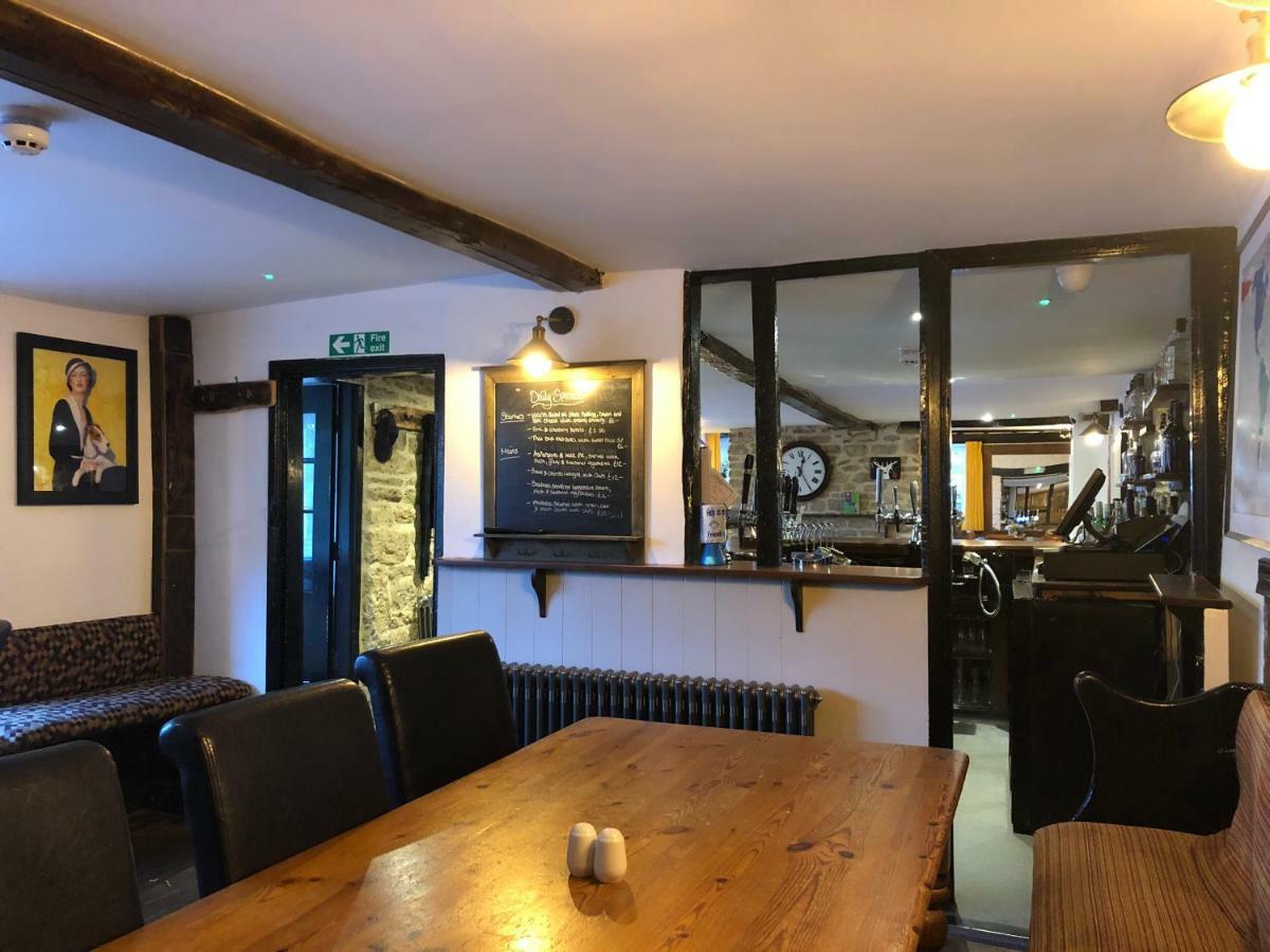 Hotel The White Hart Sherington Exterior foto